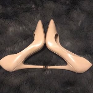 Nude Pumps